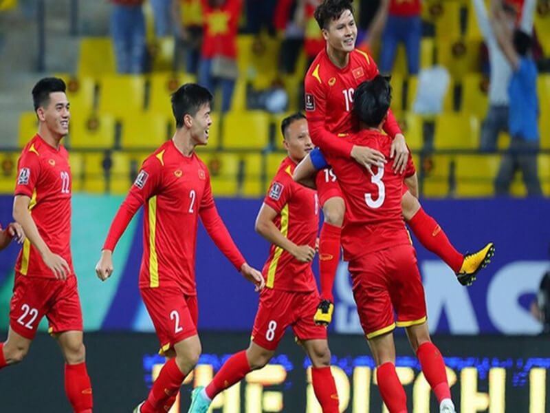 Kèo Châu Âu là gì? Hướng dẫn cách chơi kèo dễ thắng 6 Nguoi choi co the vua theo doi tran dau vua dat cuoc 6 - kèo châu âu là gì
